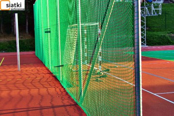  Mocna siatka piłkarska na ogrodzenie boiska — Dobre ogrodzenie boiska sportowego 