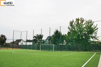  Siatki montowane na ogrodzenie boiska — Dobre ogrodzenie boiska sportowego 