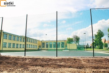  Ogrodzenie boiska szkolnego z siatki sznurkowej 