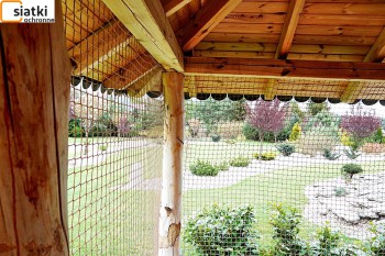  Siatka z małym oczkiem — Idealne zabezpieczenie Twojego miejsca wypoczynku w ogrodzie 