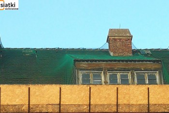  Siatka na spadające dachówki z dachu 